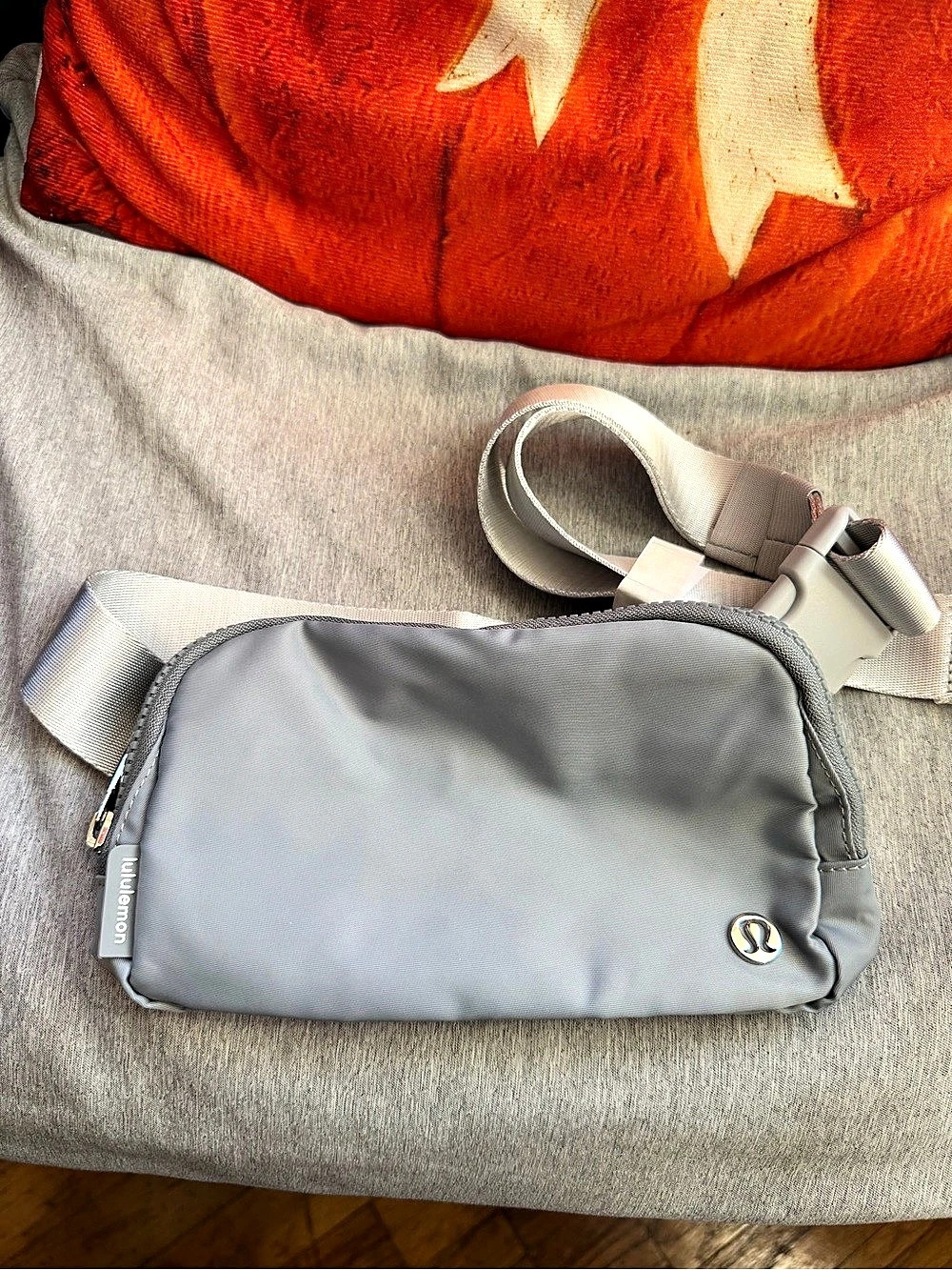 lululemon Everywhere Belt Bag Crossbody in Gray